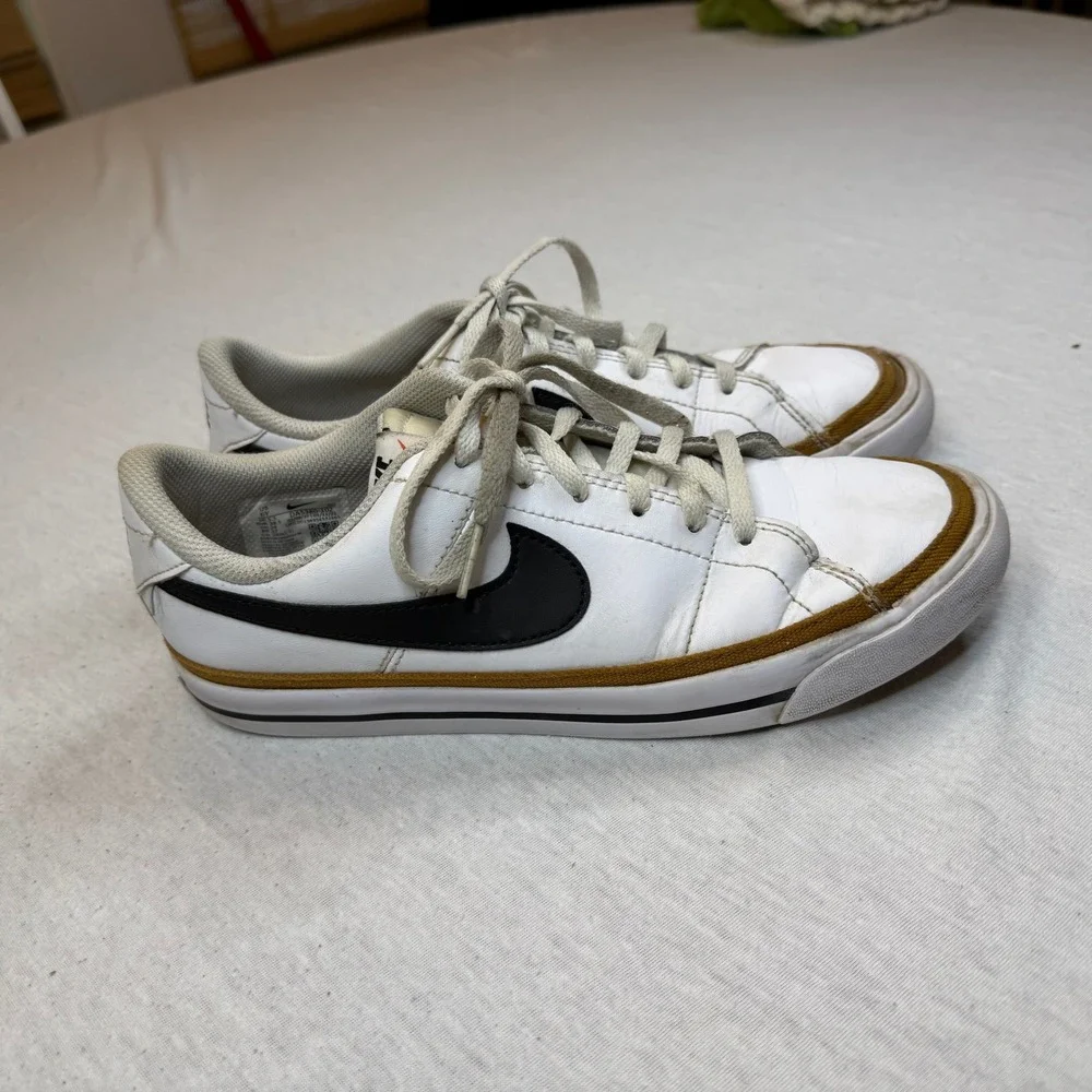 Nike Court Royale 2 Low White Black Gold Sneakers Youth Size 6Y DA5380 102‎